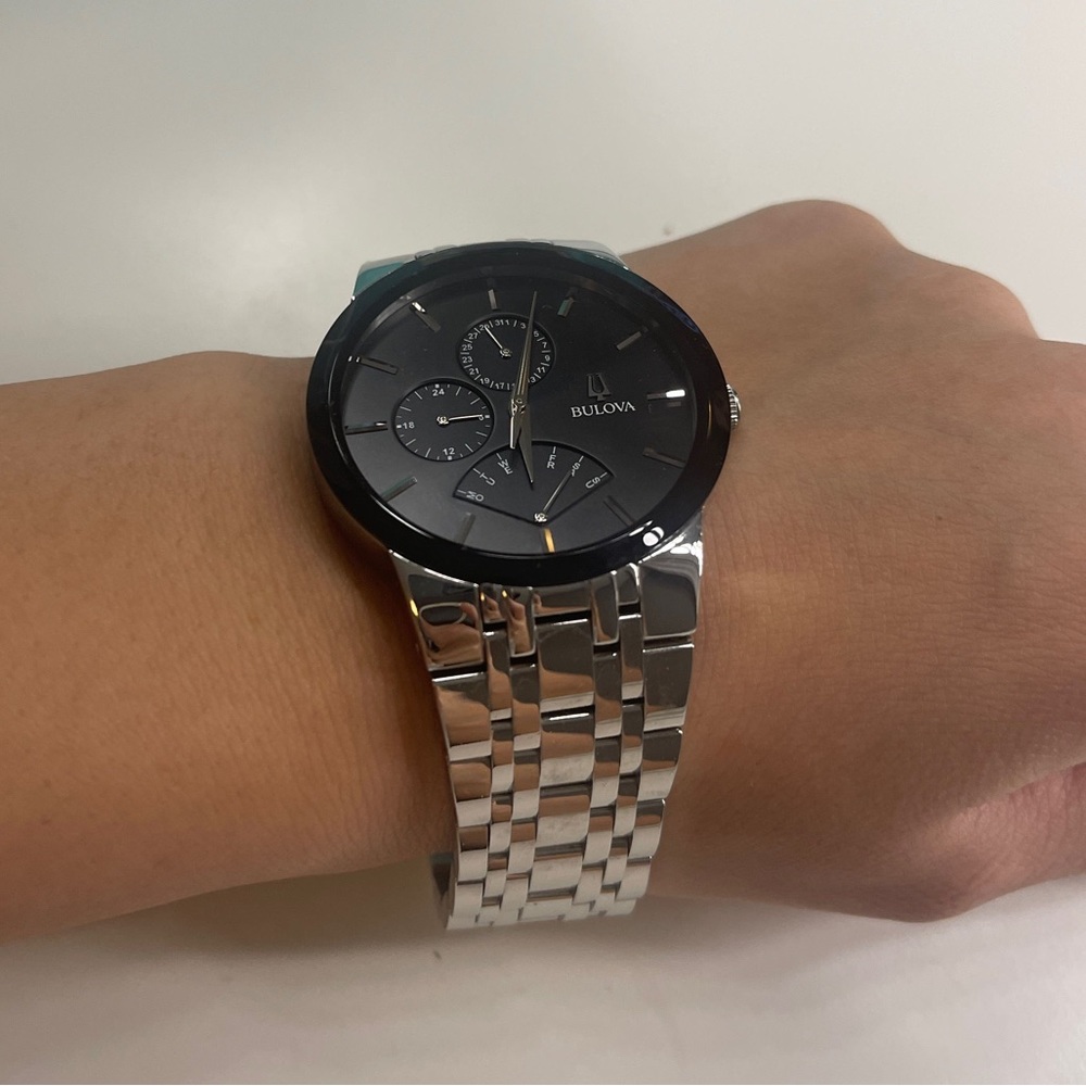 Mens Bulova watch - stainless steel & water resistant